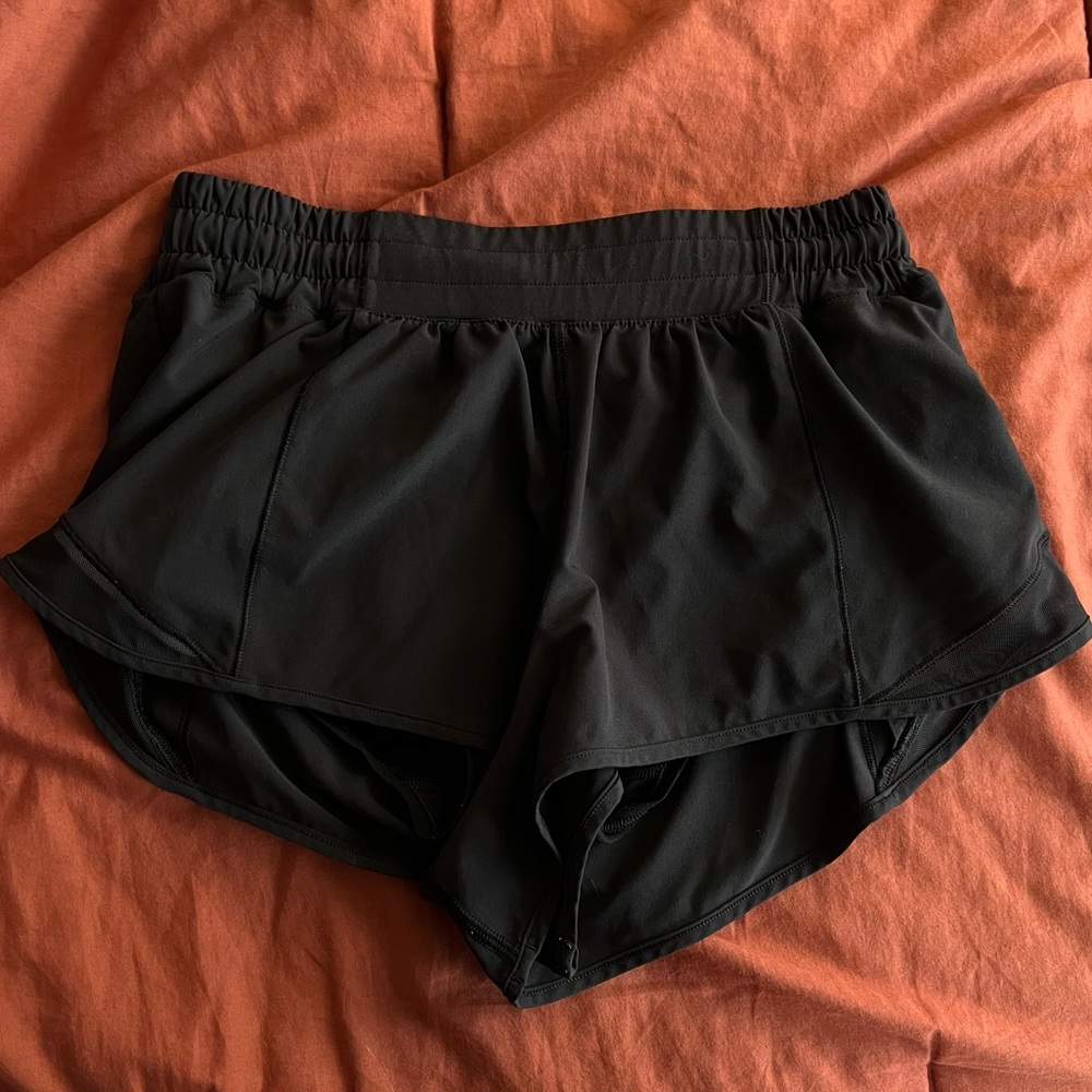 Black Lululemon Hotty Hot Shorts 2.5in